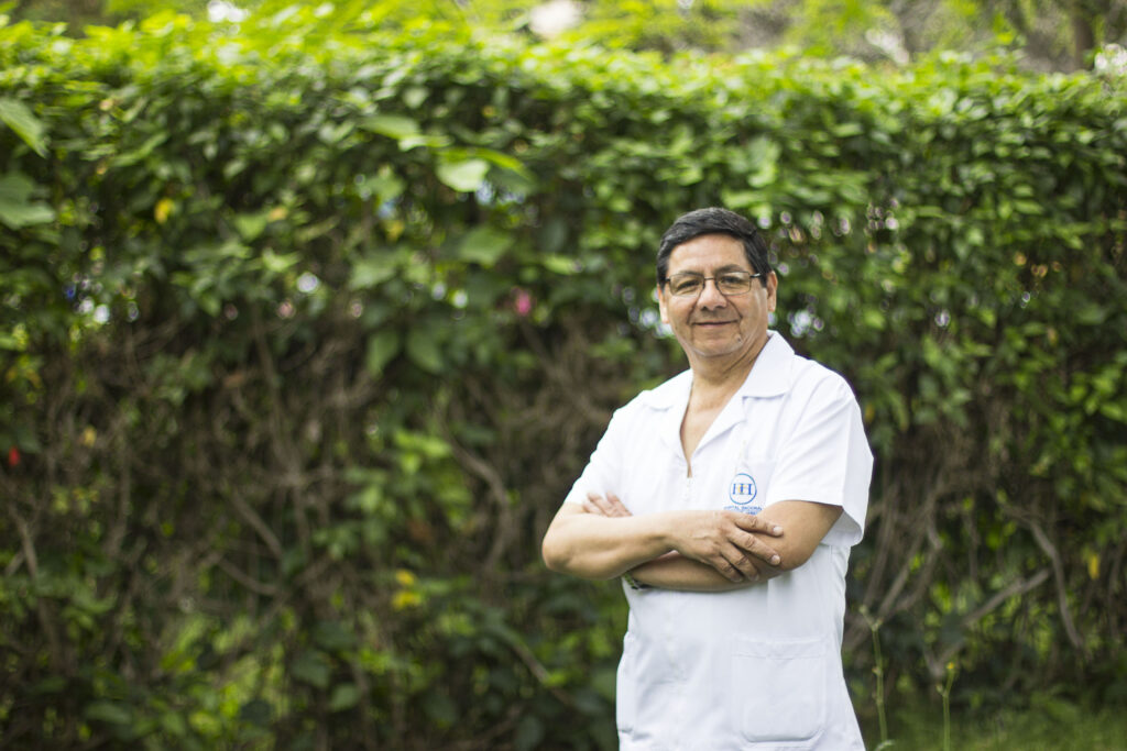 Dr Alejandro Llanos