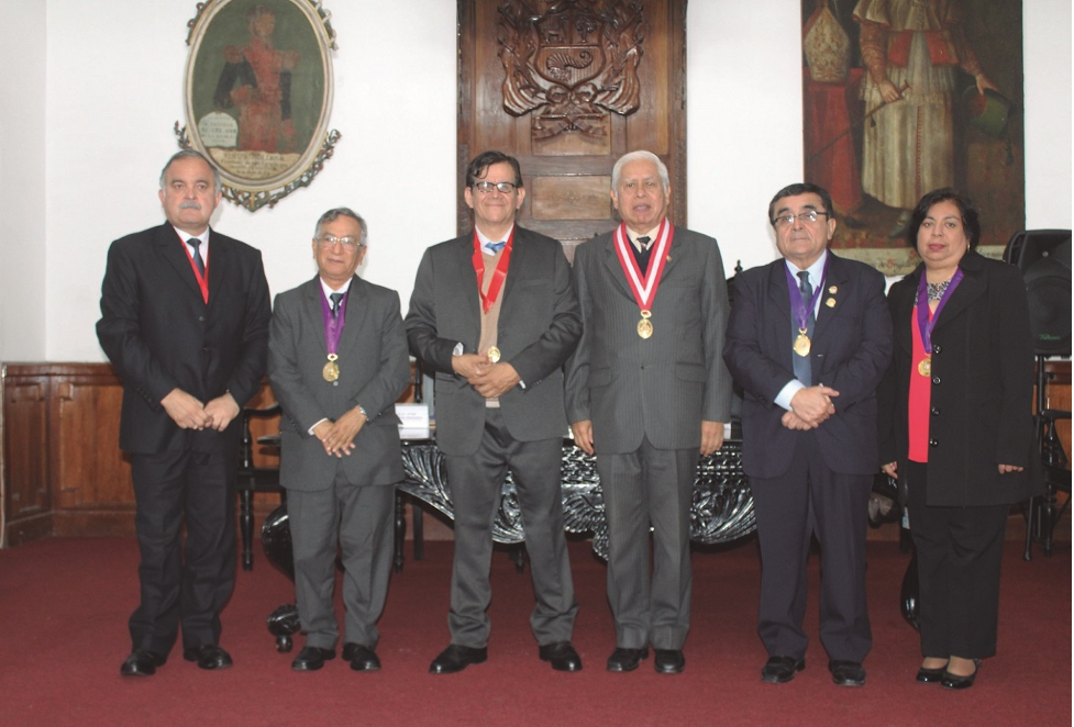 Dr. Ciro Maguiña recibió el grado de Doctor Honoris Causa de la Universidad Nacional de Trujillo