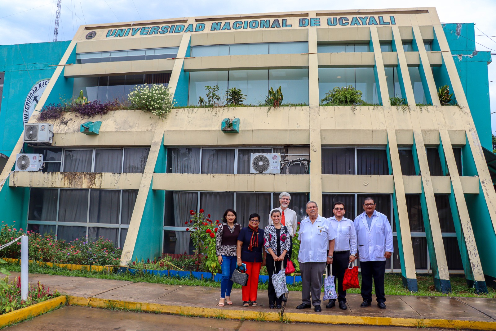 Visita a la Universidad Nacional de Ucayali(UNU) en el marco de la firma del convenio entre ambas intituciones
