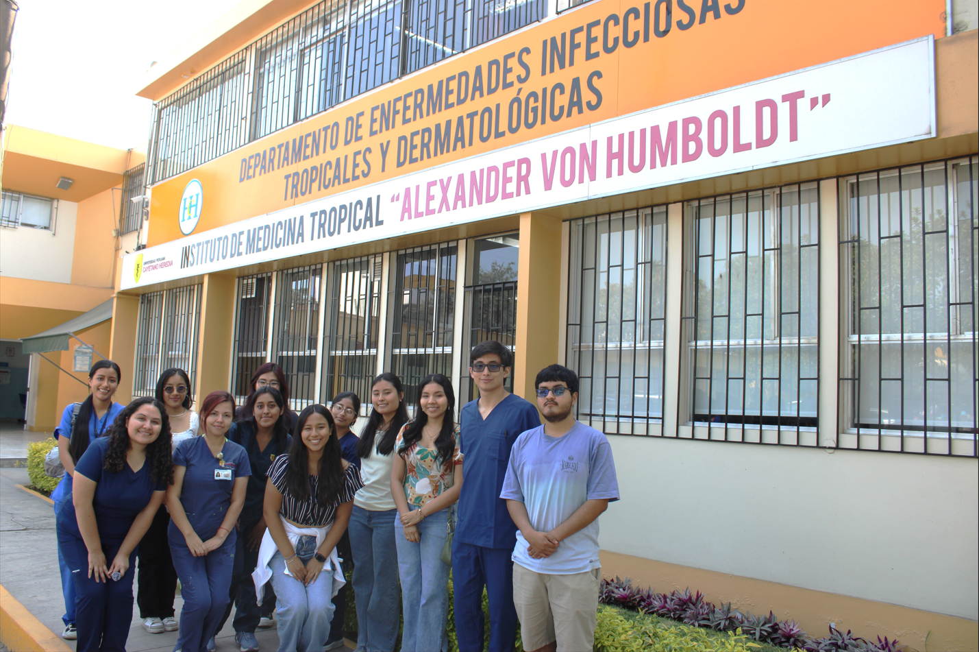 Visita de la Sociedad de Científica de Estudiantes de Medicina Cayetano Heredia al IMTAvH