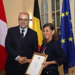 Reconocimiento a la Dra. Theresa Ochoa: Condecoración como Chevalier de l’Ordrede Léopold