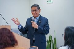 Dr. Alejandro Llanos, jefe de la Unidad de Investigación de Leishmania y Malaria, participó como ponente en la conmemoración del Día del Epidemiólogo Peruano